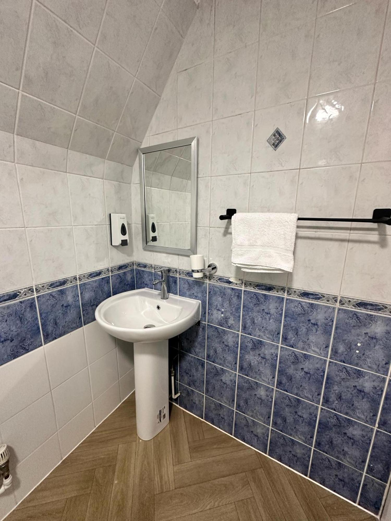 George And Dragon Place Честър Екстериор снимка